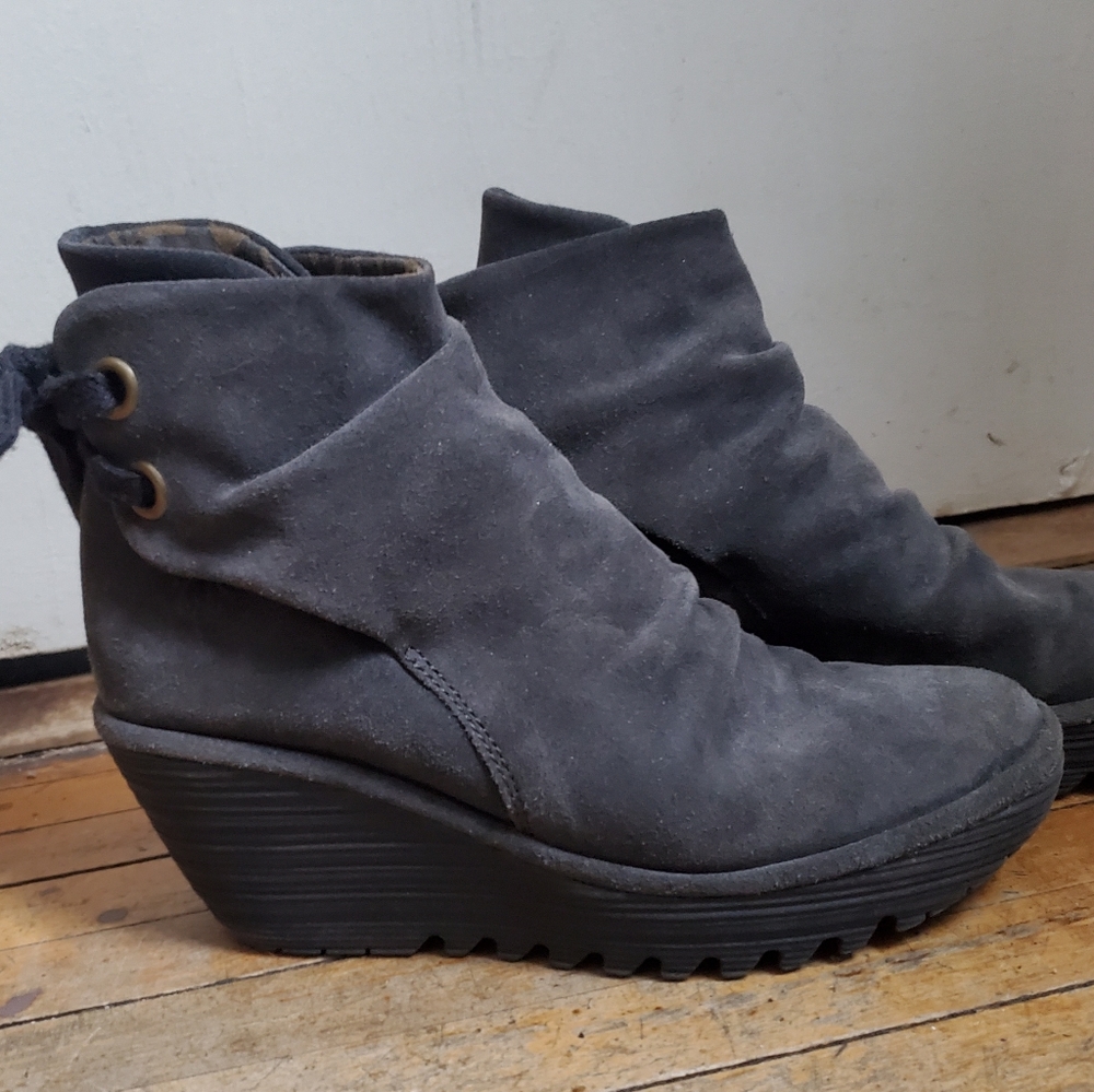 Fly London Like New!! Lace up booties